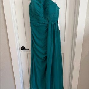 Elegant Teal Evening Gown